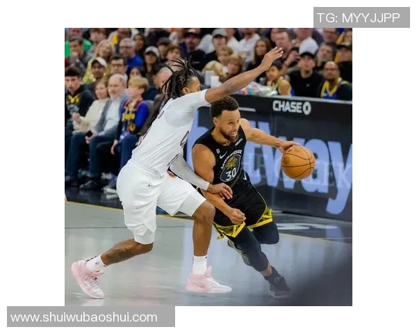 勇士与骑士巅峰对决全场精彩回放重温经典比赛瞬间 勇士与骑士巅峰对决全场精彩回放重温经典比赛瞬间