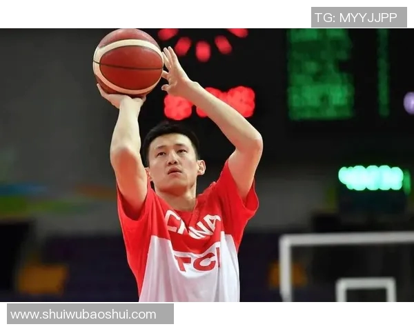 周鹏：从篮球场上的拼搏者到生活中的奋斗典范，激励无数年轻人的成长之路