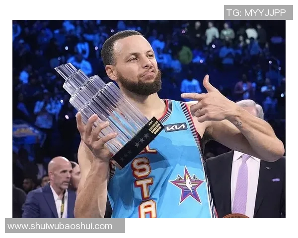 库里三分大赛决赛狂轰20球创历史纪录引发全场喝彩 库里三分大赛决赛狂轰20球创历史纪录引发全场喝彩