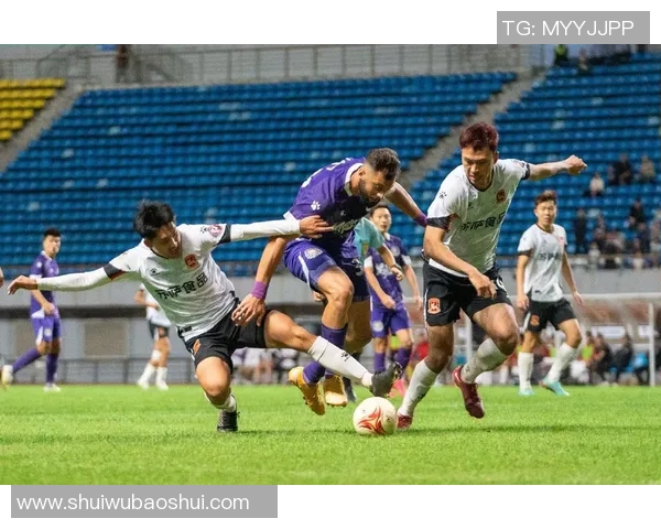 梅县铁汉迎战大连超越争夺中甲联赛关键三分的激烈对决 梅县铁汉迎战大连超越争夺中甲联赛关键三分的激烈对决